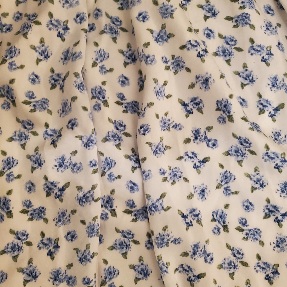 Ivy City Co Blue and White Floral Midi Dress - Picture 2 of 5